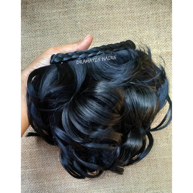 Sanggul Modern Sirkam Keriting Variasi Kepang