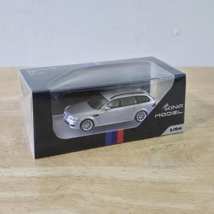 King Model BMW M5 Touring E61 Silver Diecast Koleksi Mobil Mainan Mini Scale 1/64 Hot Wheels Langka