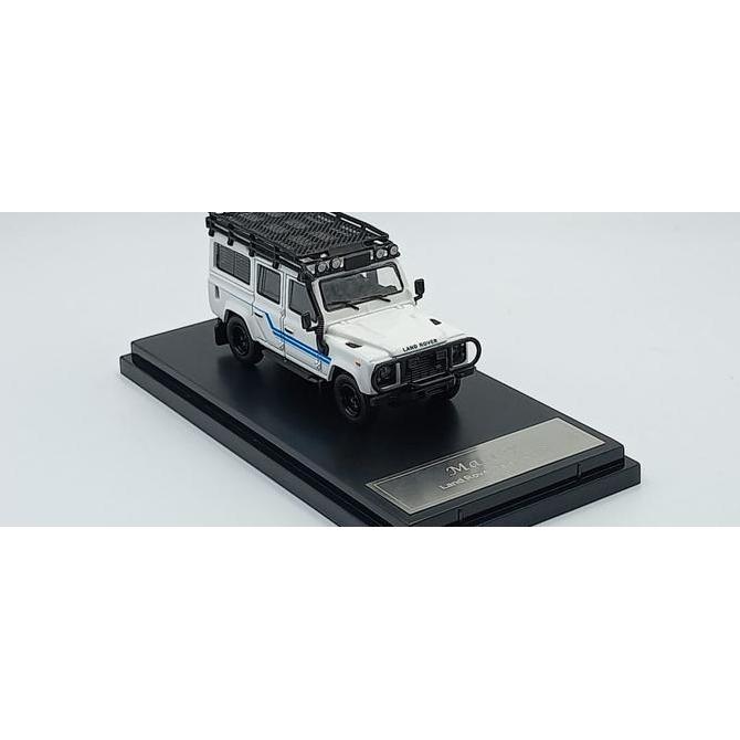 Scale 64 Diecast Master Land Rover Defender 110 White