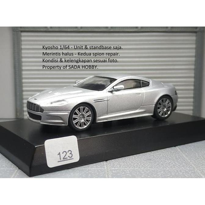 DIECAST KYOSHO 1/64 ASTON MARTIN DBS COUPE SILVER UNIT & STANDBASE SAJA CADATOYS
