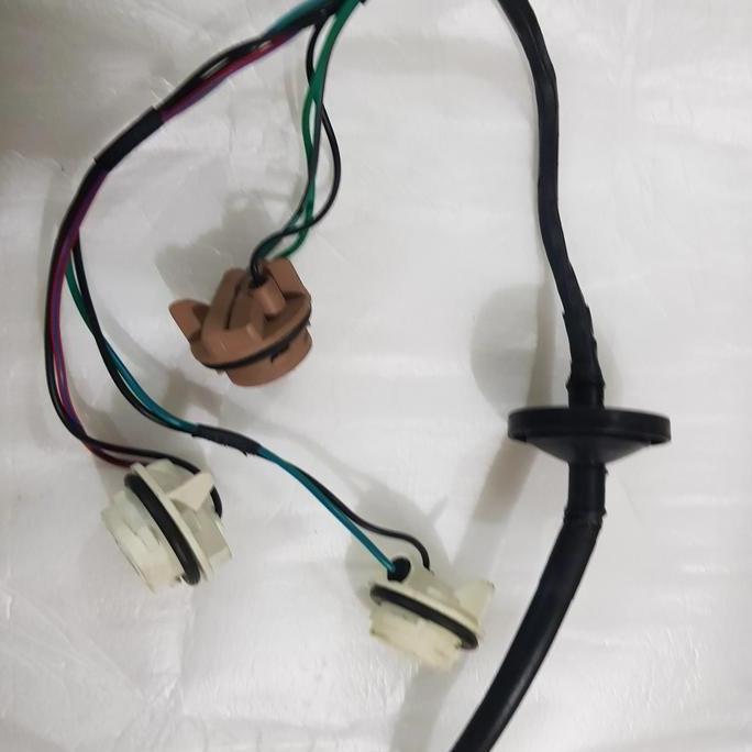 Cable Soket ori+bolam.Lampu Stop Belakang Mobil Panther Capsul/Touring