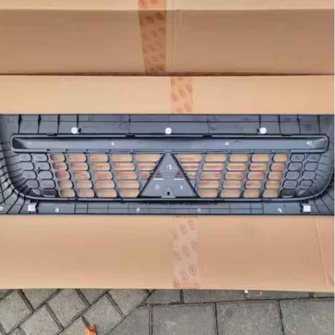 kakkang.store- EMGI 8738 GRILLE/GRIL/RAMBANG/REMBANG/EMBLEM RAM DEPAN CHROME+LOGO MARK CANTER FE71/F