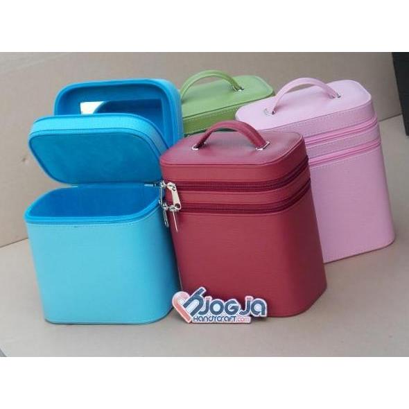 TAS MAKEUP / TAS KOSMETIK / BEATYCASE / TEMPAT BEDAK, LOTION, LIPSTIK.