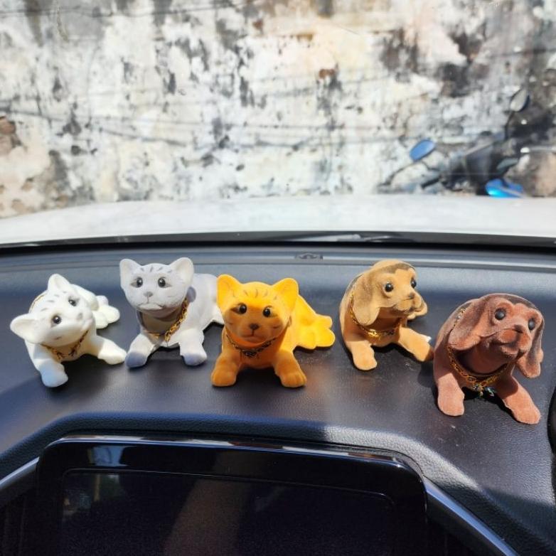Boneka Anjing Kepala Goyang Mainan Anjing Goyang Lucu