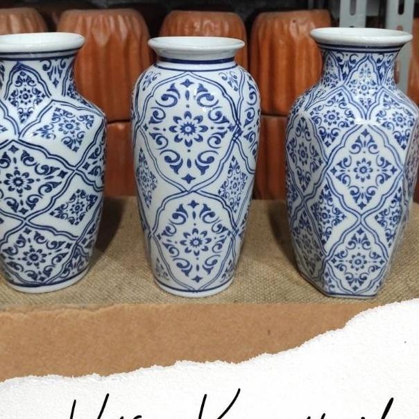 Vas Keramik Import / Vas Bunga Cantik / Vase