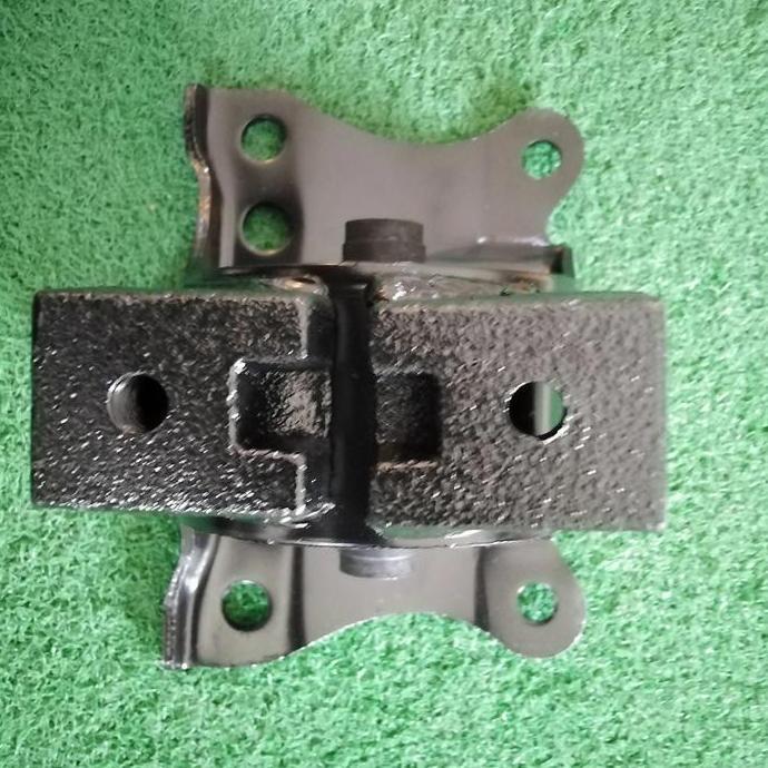 engine mounting Nissan Serena C24 kiri