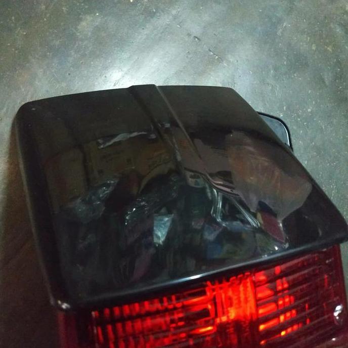 Stoplamp Lampu Belakang Vespa Super / Sprint import Vemsa