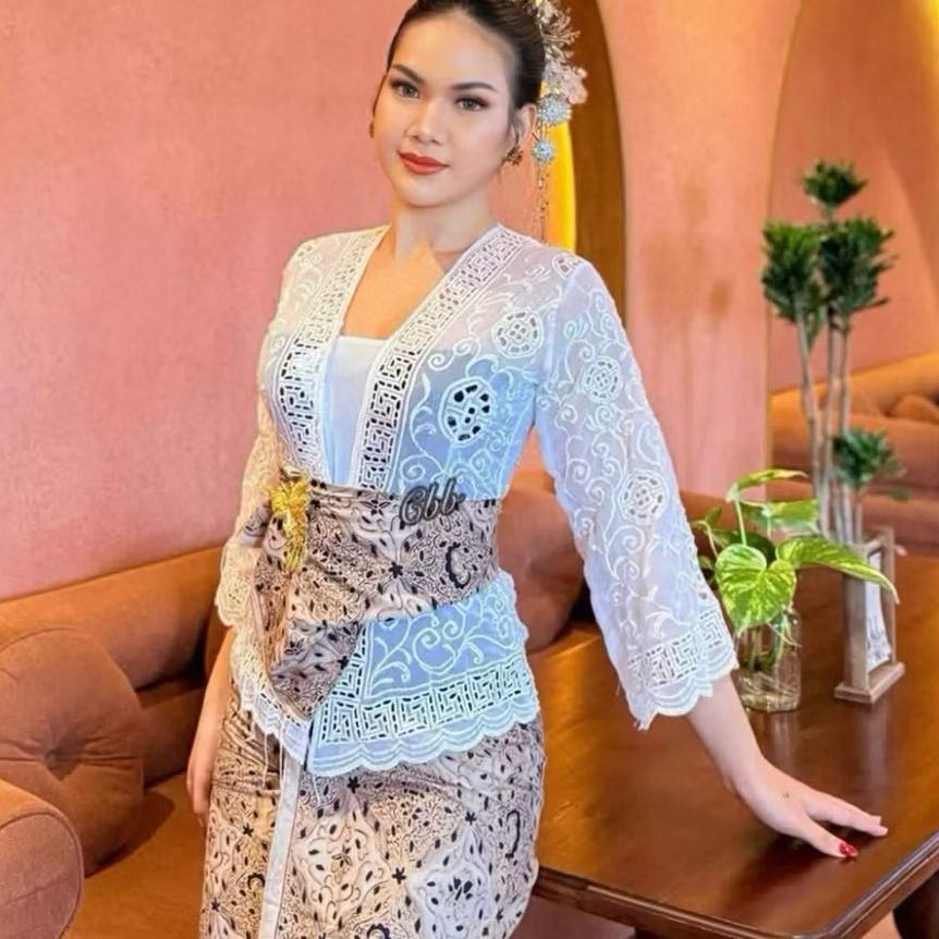 [Kebaya Saja] Baju Atasan Kebaya Jadi Bordir Warna Putih Berbagai Motif - Lengan Lonceng