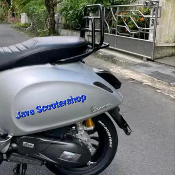 Backrack / Rak belakang untuk Vespa Primavera dan Sprint / Accessories Vespa Matic Besi Motorcycle