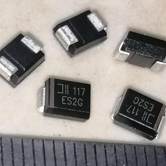 ES2G ES2G-E3/52T FAST SCHOTTKY DIODE SMB DO-214AA 2A 400V DIODA SMD SE27