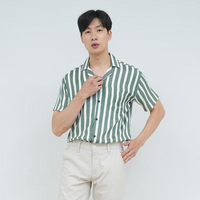 Kemeja Bowling Shirt Pria Lengan Pendek Garis Hijau Putih