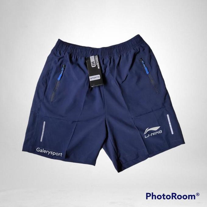 Celana pendek tenis bulutangkis lining