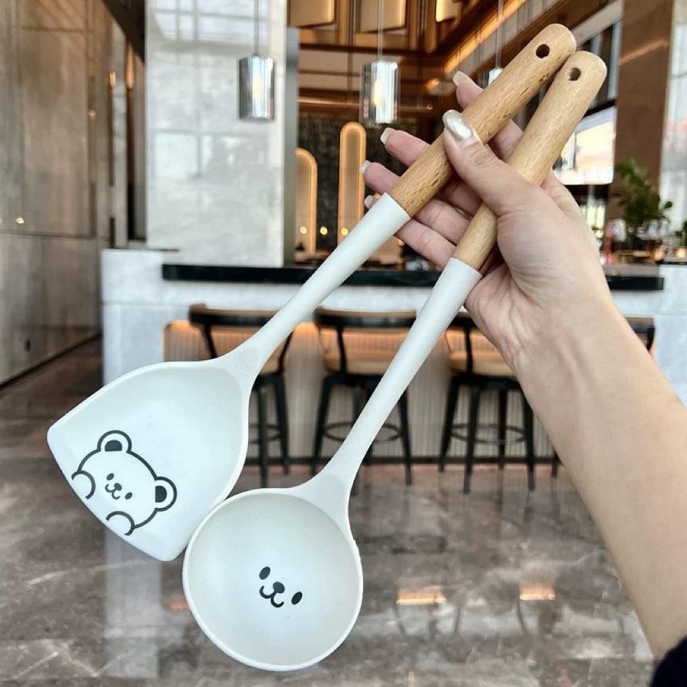 Ready Stok Spatula Silikon Food Grade Tahan Suhu Tinggi // Sendok Panci Sop // Sendok Sop Besar Gaga
