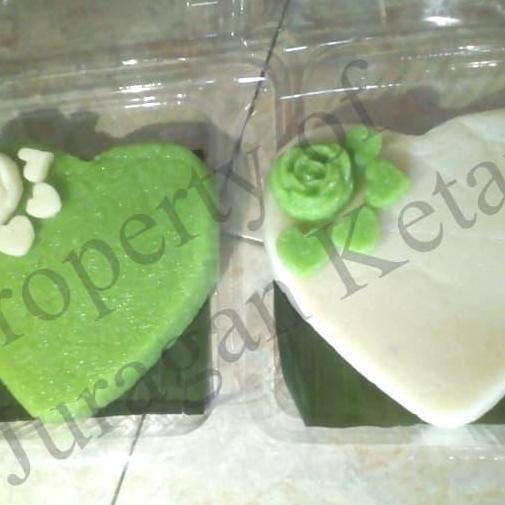 WAJIK KETAN DAN KETAN ULI UNTUK SESERAHAN/HANTARAN BENTUK KOMBINASI