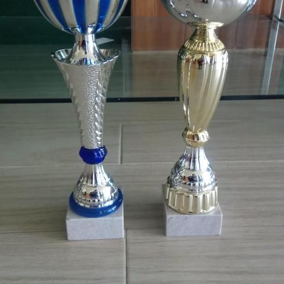 Piala Trophy 1 SET bahan logam kuningan