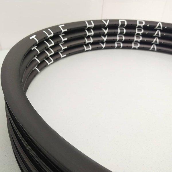 H PLUS SON THE HYDRA 32H BLACK RIMS