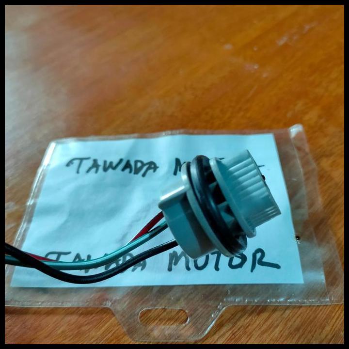 TERLARIS SOKET FITTING LAMPU REM BELAKANG HONDA CRV GEN.1 GEN.2 GEN.3 