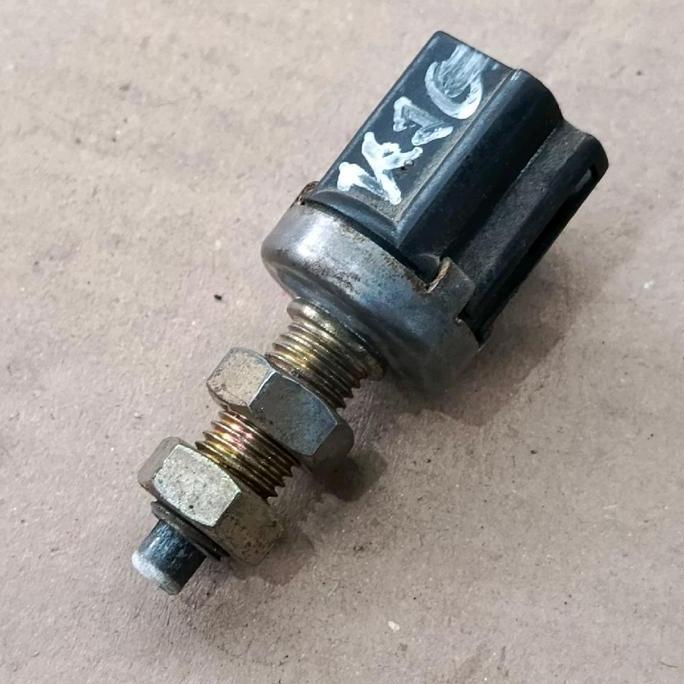 SWITCH SENSOR PEDAL REM BEKAS MOBIL TOYOTA KIJANG SUPER G GRAND ROVER LAIK PAKAI