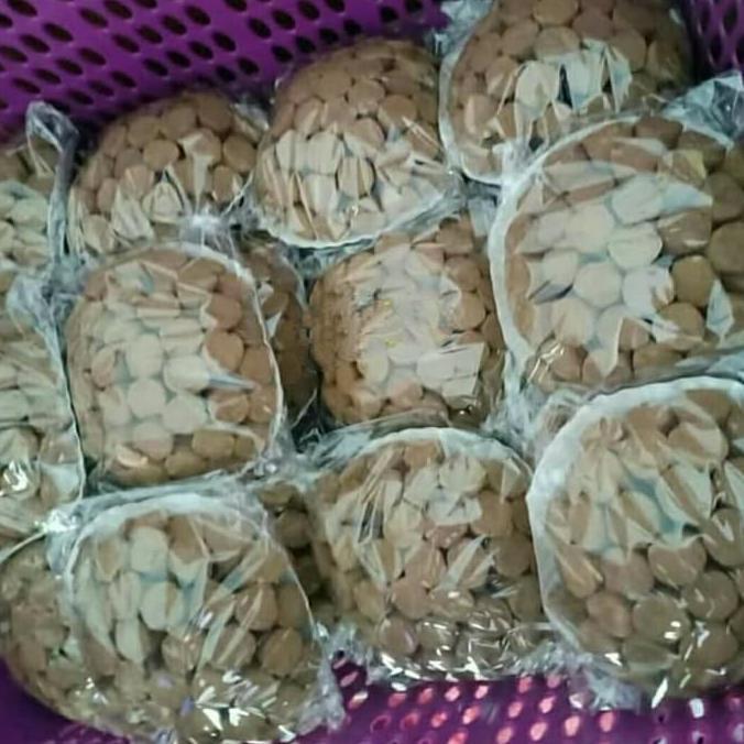 Dupa Kerucut Kayu Gaharu Asli Kalimantan Wangi Super Isi 50 Biji