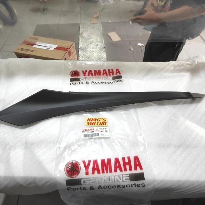 Mole Side Sirip Mole Side Sirip Xmax B74 Hitam X-Max Doff Kiri