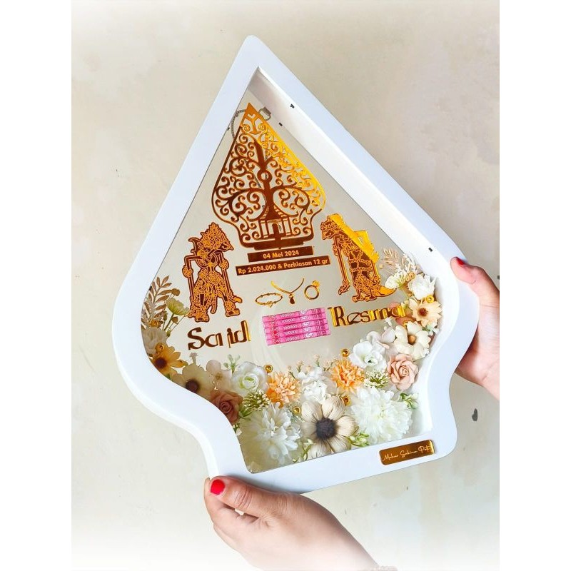 Mahar Wayang Gunungan/Mahar Gunungan/Mahar akrilik/Mahar Wayang. Free packing kayu