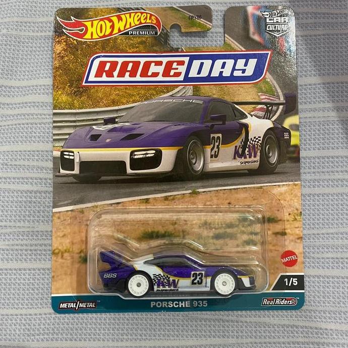 Promo Hot Wheels Premium Porsche 935 Race Day Diskon