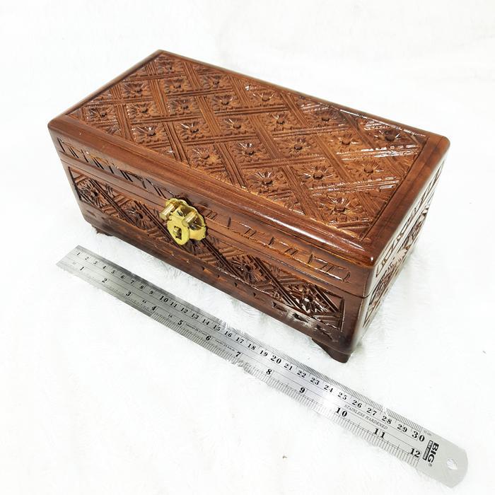 Kotak Ukir Kayu Jati Tempat Penyimpanan Pusaka