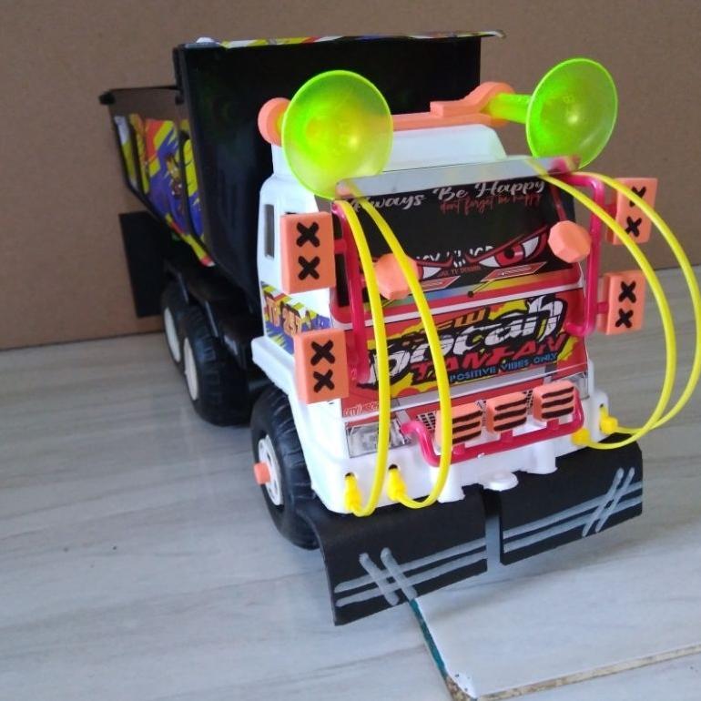 HEMAT [COD] Truk Modifikasi Mobil plastik Truck Mainan Truk pasir TTP02 Avenger