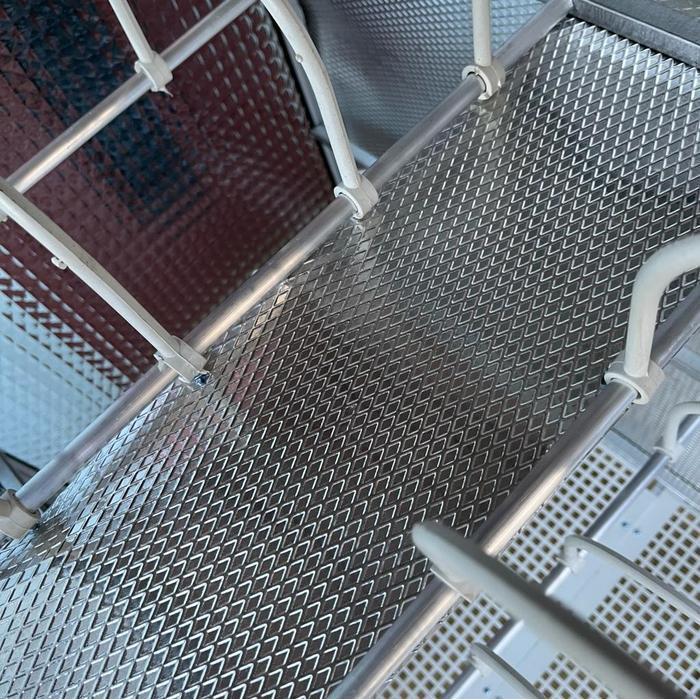Rak Piring Lemari 3 Pintu Full Kaca HANUMAN ALUMINIUM