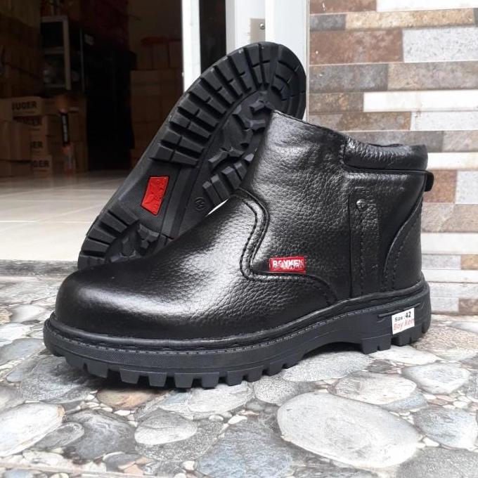 sepatu safety boot kulit asli boyken hitam polos.