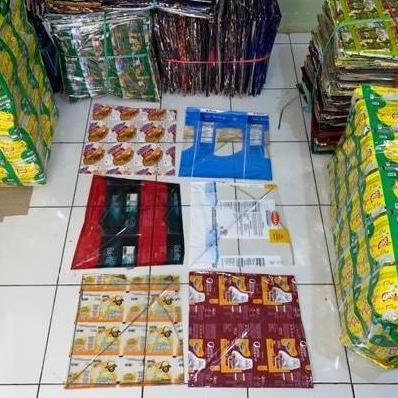 LAYANGAN PLASTIK UKURAN 58 LAYANG-LAYANG PLASTIK