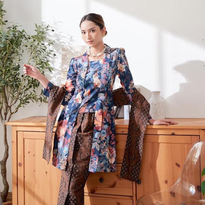Kebaya Kutubaru Bunga/Kutubaru Floral/Kebaya Kutubaru Jadul/Kutubaru Navy Klasik Jumbo Bigsize HM
