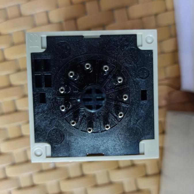 Timer Omron H3Cr-A 220Vac Kaki 11 Terbaru