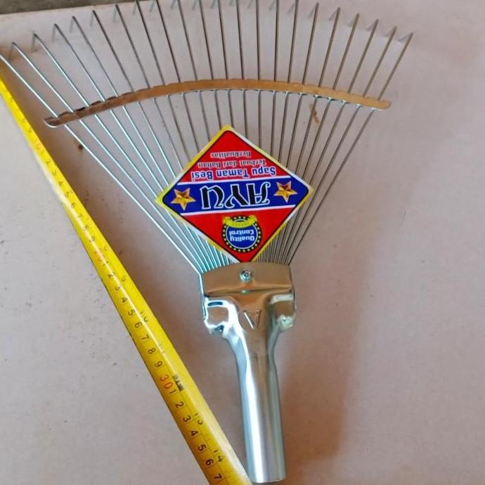 sapu taman besi/sapu garuk/sapu daun kering