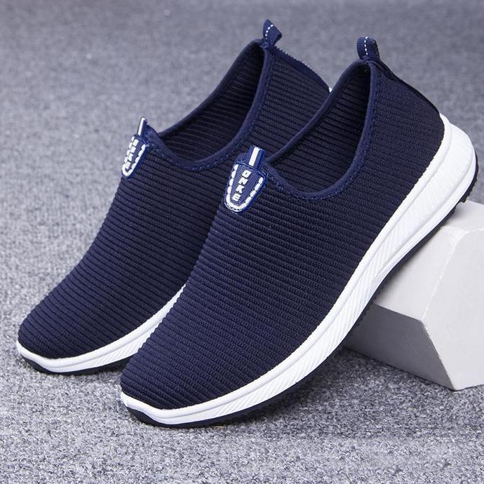 1001 SEPATU SLIP ON PRIA ONKE