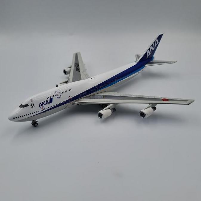 diecast pesawat ANA Boeing 747 -400 scala 1:400
