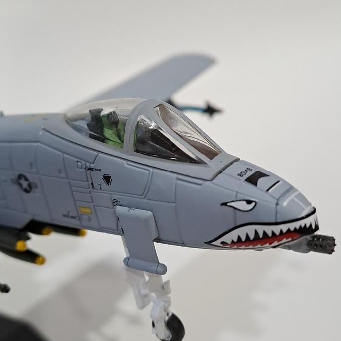 diecast pesawat tempur A-10 Thunderbolt II