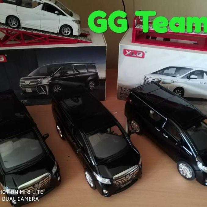 Diecast Toyota Alphard