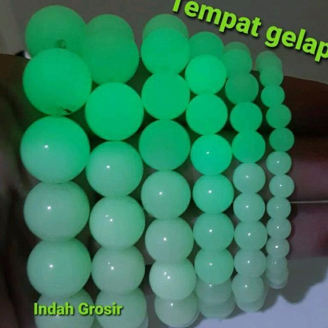 Gelang Batu Pospor Menyala  Di Tempat Gelap