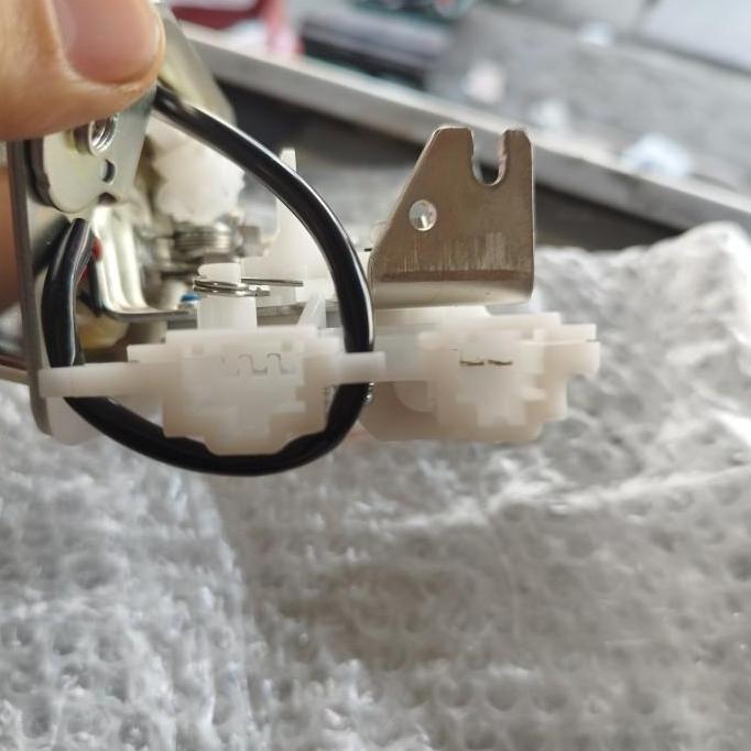 Door Lock Kunci Aktuator Pintu Belakang Bagasi Honda Freed Jazz S RS