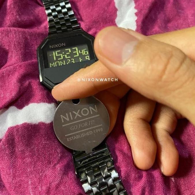 Nixon Aksesoris  (alat pengatur strap rantai jam tangan nixon)