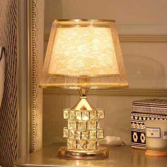 OVANDAKISELLER - HADIAH ROMANTIS LAMPU MEJA KRISTAL GAYA EROPA TIGA WARNA LAMPU MEJA SAMPING TEMPAT 