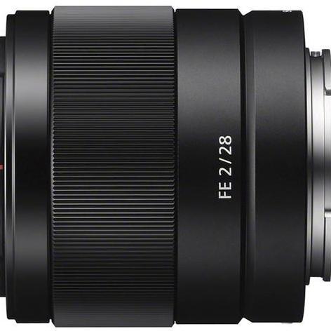 Sony FE 28mm f/2 Lens - Sony FE 28mm F2 - SEL28F20 / LENSA SONY FE 28MM F2