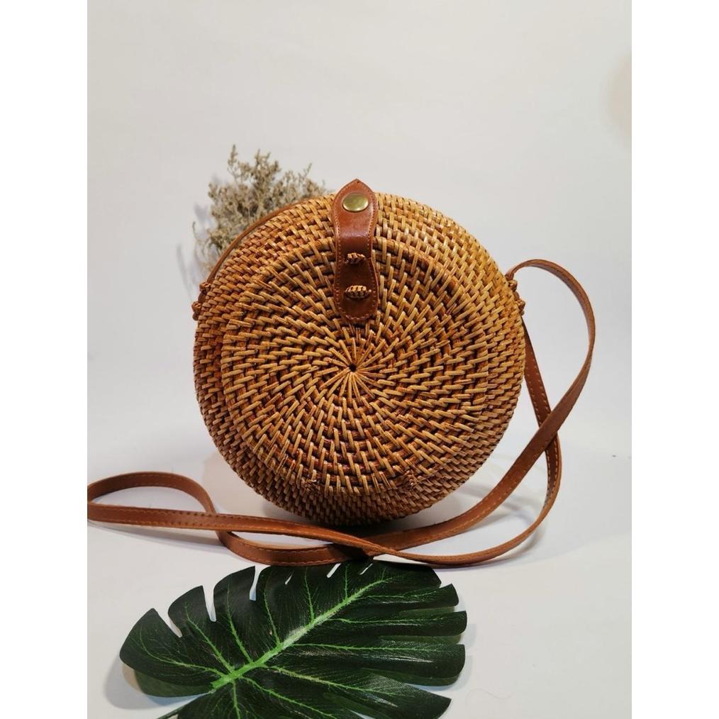 TERLARIS TAS BULAT ROTAN BALI /TAS SLEMPANG /TAS ATE /TAS BULAT DISKON