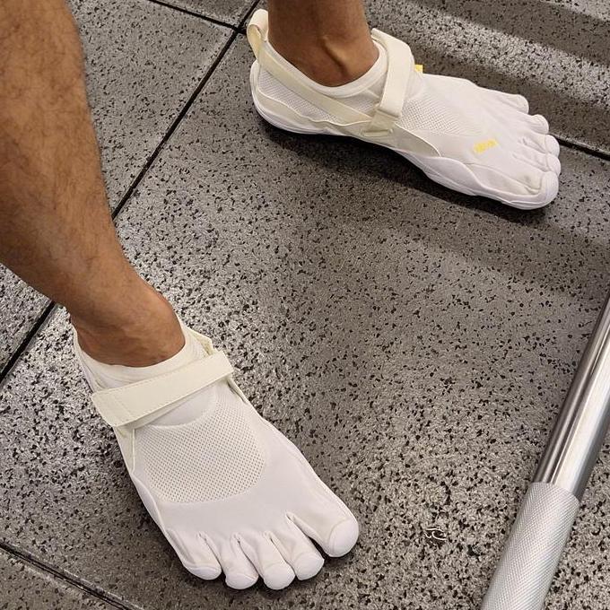 Sepatu Pria Vibram Fivefingers - Kso Vintage Total White (Limited Edition)