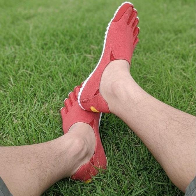 Sepatu Sneakers Vibram Fivefingers - Cvt Lb Red/Ice ( Limited Edition)