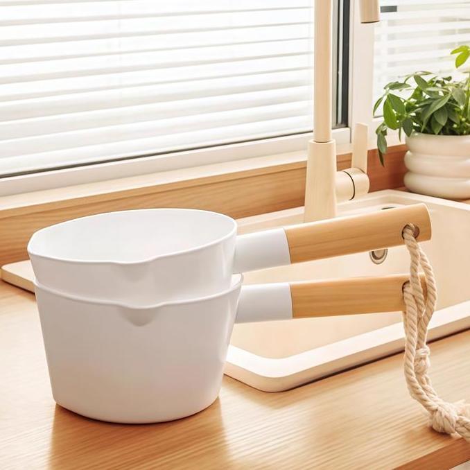 Anata- Home Gayung Air Putih Gagang Kayu/Home Gayung Mandi Aesthetic/Gayung Putih Plastik/Gayung Man