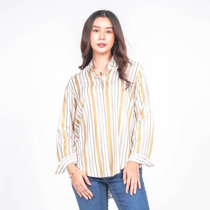 C2 Fiumie Brown Kemeja Casual Wanita Lengan Panjang Motif Garis Terbaru 