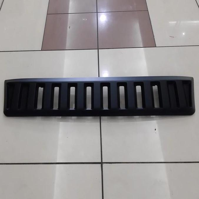 Grill depan mobil toyota RUSH 2015-2017 Hitam