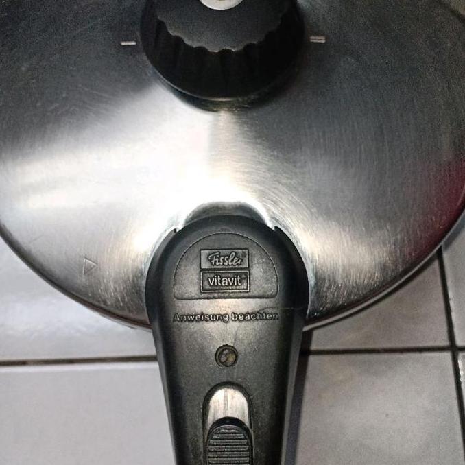 Fissler Vitavit Pressure Cooker 22cm 4,5L Panci Presto made in Germany (TERBAIK) (TERBARU) (TERMURAH